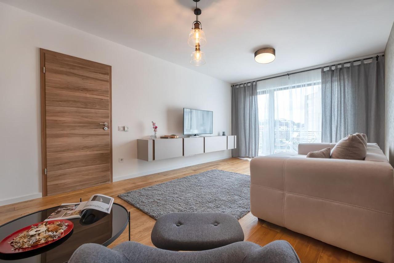 Cosmopolit Booking Braşov Exterior foto